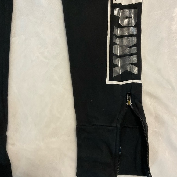 Vintage PINK Victoria Secret Black and Gold 'Eighty Six' Top and Pants S… - Picture 6 of 13